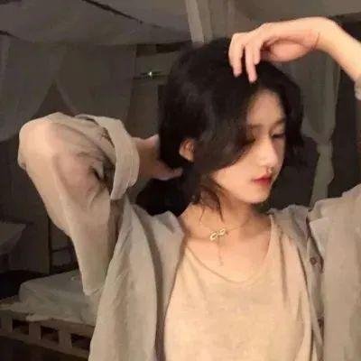 相亲撞上，未婚夫被拉去领证